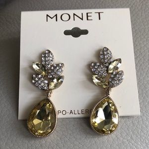 Monet dangle yellow stones in gold setting. Matching bracelet in closet. New